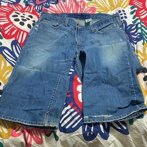 Levi’s distressed jeans size 36 - length 30